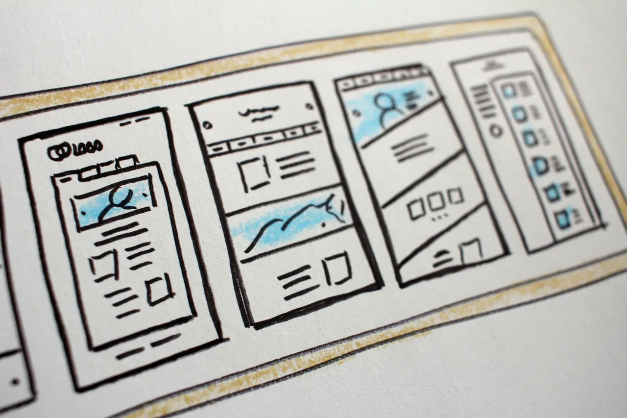 Maquette de site web dessinée à la main